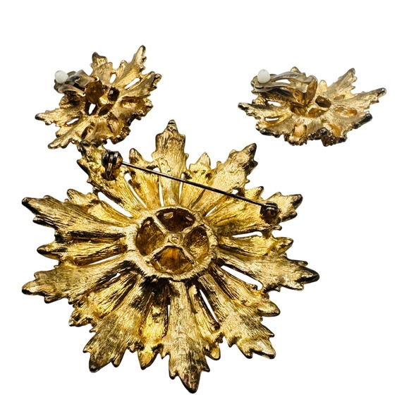 1950s Gold Tone Rhinestone Flower Brooch & Clip Earrings Floral Demi Parure - Picture 5 of 8